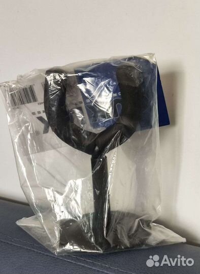 Настенный держатель для гитары