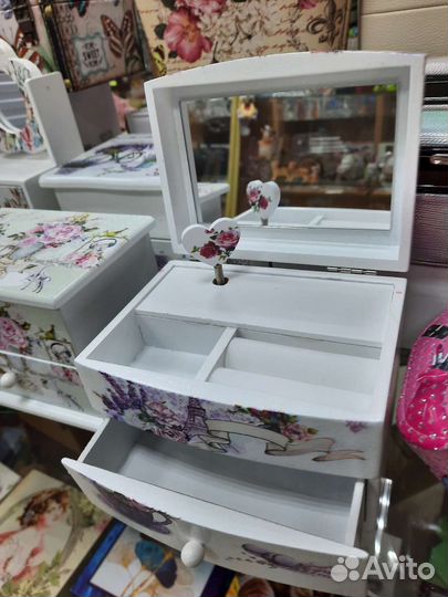 Шкатулочка музыкальная