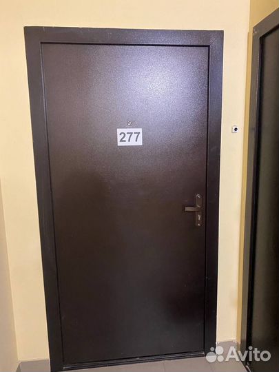 Дверь входная металлическая от застройщика