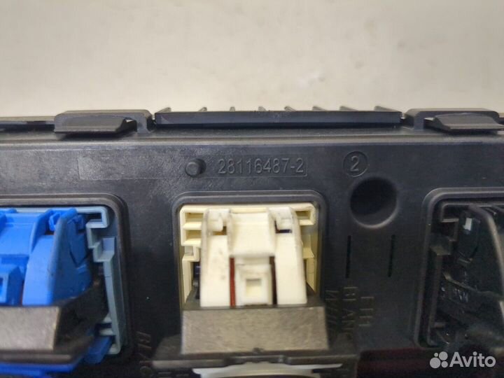 BSI Блок предохранителей Peugeot 5008, 2011