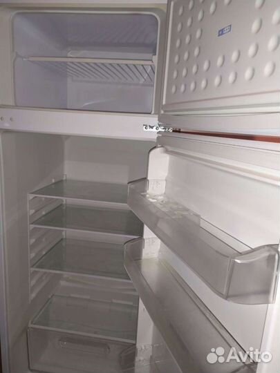 Холодильник Vestel