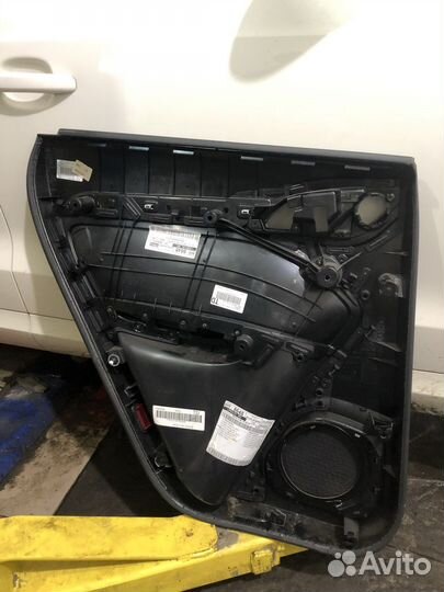 Обшивки дверей Audi Q3 комплект