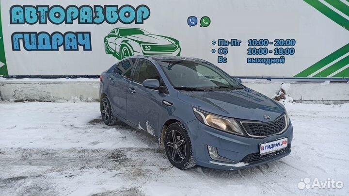 Полка Kia Rio 3 856114Y000WK. Царапины