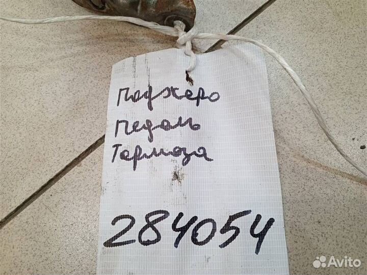 Педаль тормоза Mitsubishi Pajero iO 1998-2007