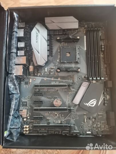 Материнская плата Asus rog strix