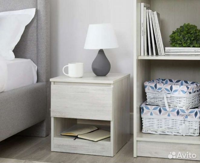 Тумбочка прикроватная