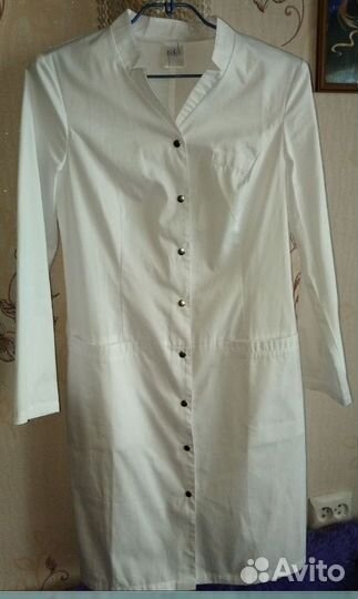 Белый медицинский халат