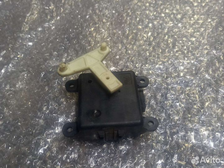 Ниссан альмера N 16 регулятор заслонки печки