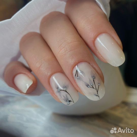 Нужна модель на маникюр