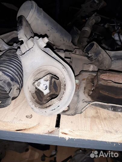 Подушка двигателя Мазда 3 BL