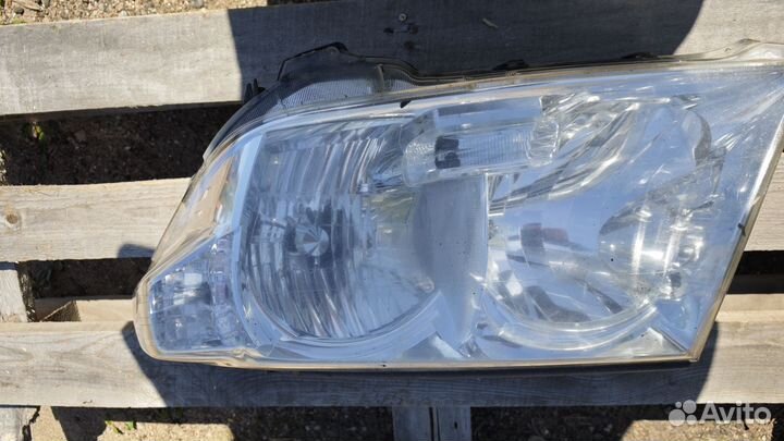 Фара левая Toyota Land Cruiser 200 2008-2015