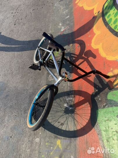 Трюковой велосипед BMX