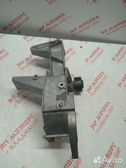 Кронштейн генератора Volkswagen Touareg AZZ 2006