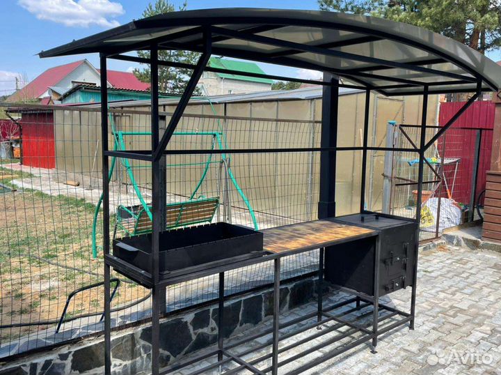 Мангал с крышей