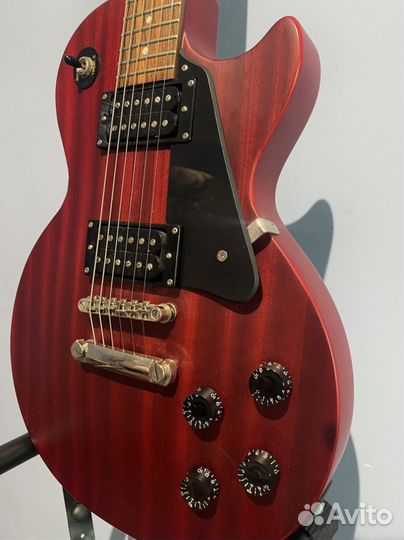 Электрогитара Epiphone Les Paul Studio Worn Cherry