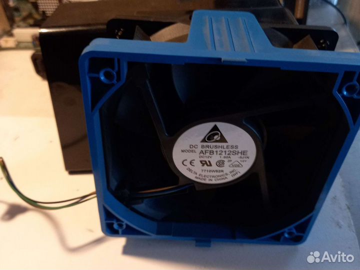 Серверный вентилятор Delta с воздухозаборником