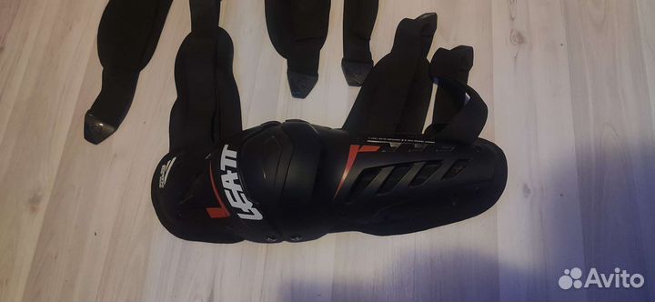 Наколенники leatt dual axis l/xl