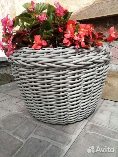 Кашпо из ротанга