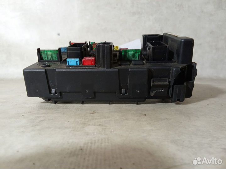 Блок предохранителей под капот Citroen C5 I