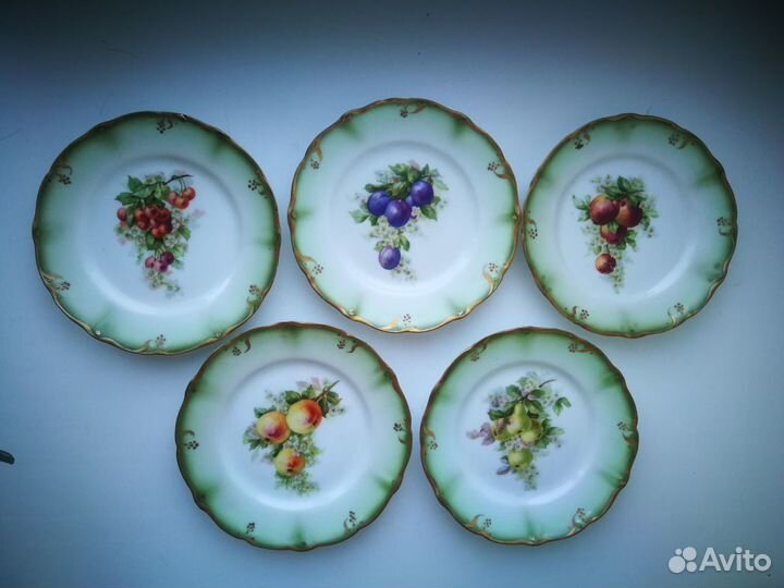 Антикварные десертные тарелки 