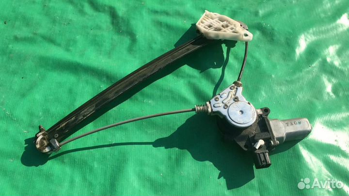 Стеклоподъемник задний правый Honda Accord VII 07