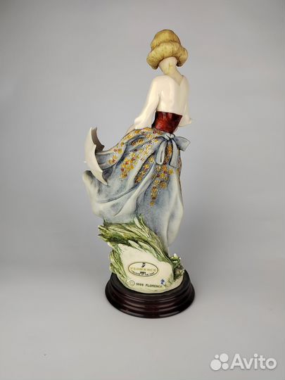 Cтатуэтка Giuseppe Armani Florence Сapodimonte