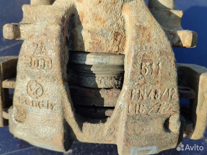 Фиат Пунто суппорт передний правый