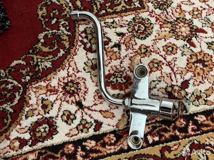 Кран для ванны