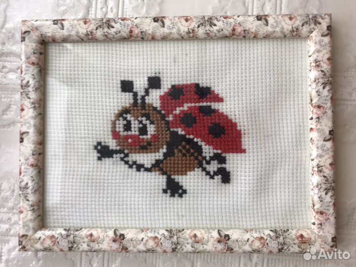 Вышивка в рамке в подарок