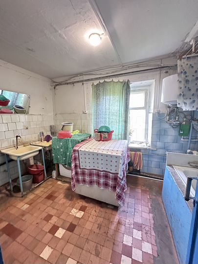 Комната 13 м² в > 9-к., 2/3 эт.