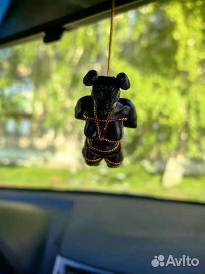 Девушка шибари фигурка подвеска в авто