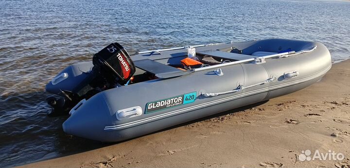 Продаю моторную лодку