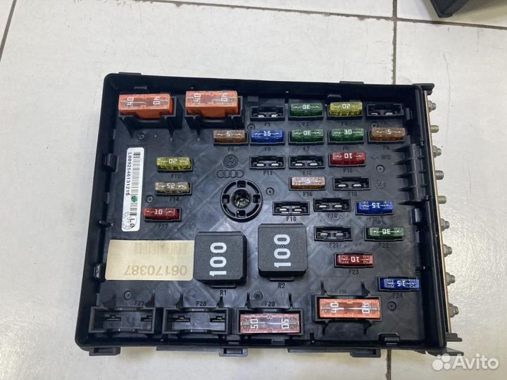 Блок предохранителей Volkswagen Passat B7 (2010—20