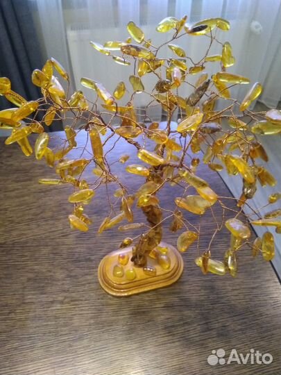 Дерево из янтаря