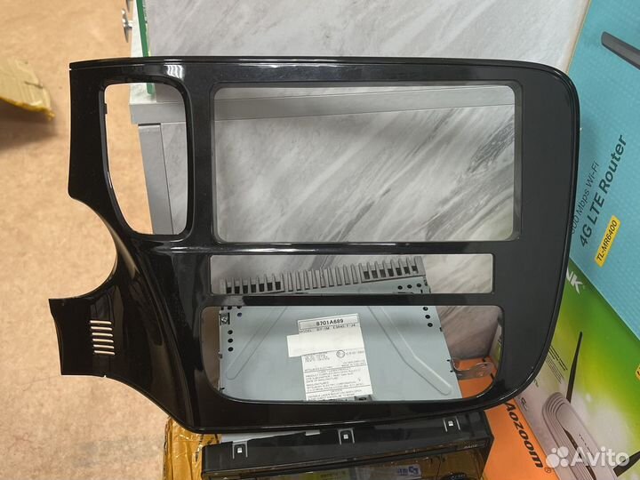 Штат.магнитола на Mitsu outlander 3,2DIN,с рамкой