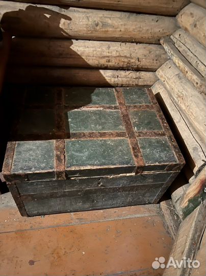 Сундук деревянный старинный