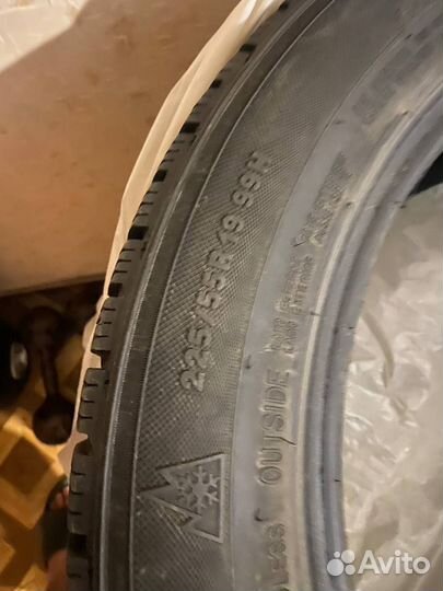 Kumho I'Zen RV Asymmetric 225/55 R19