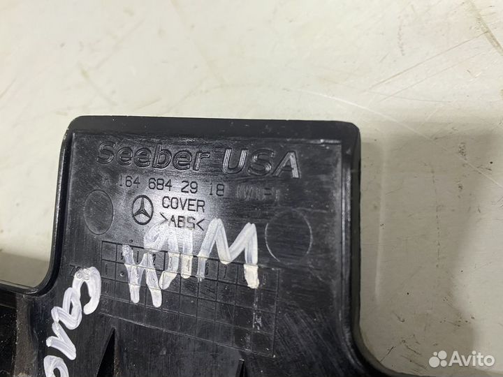 Накладка пола салона Mercedes W164