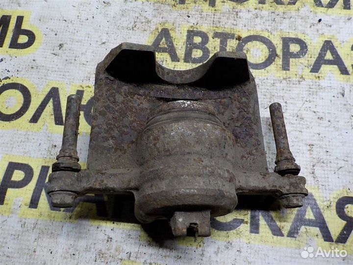 Суппорт передний правый Nissan Almera (N16) 2000