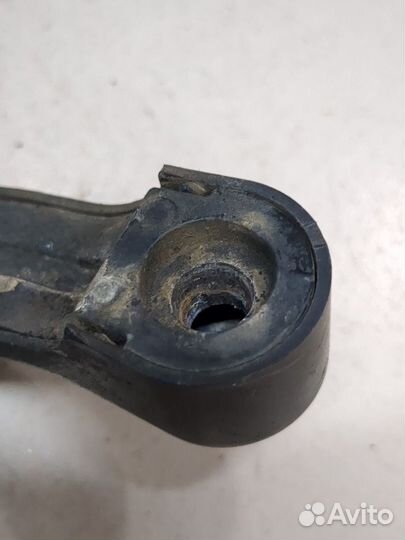 Щеткодержатель левый задний Honda HRV