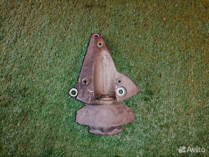Опора кпп (подушка) 8D0399151R Audi A4 A4 B6 8EC с
