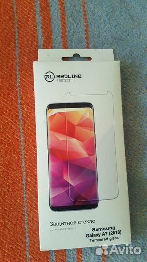 Защитное стекло на смартфон Samsung A7 (2018)