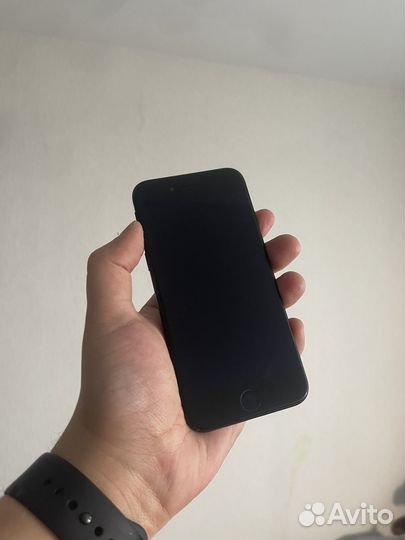 iPhone SE (2020), 64 ГБ