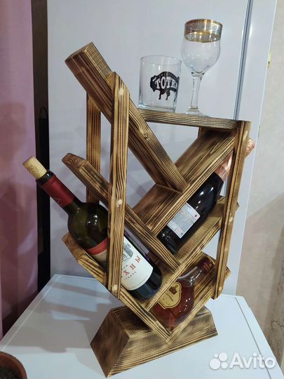 Подставка из дерева под винные бутылки