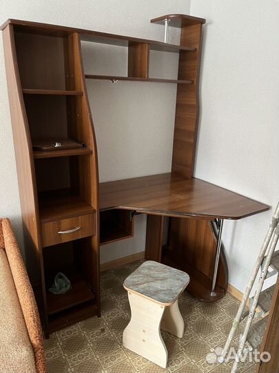 Компьютерный стол