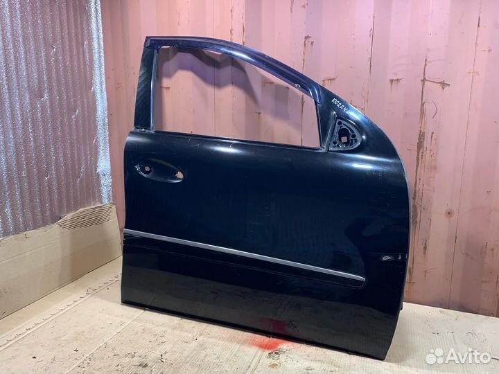 Передняя правая дверь Mercedes GL 164 2010г