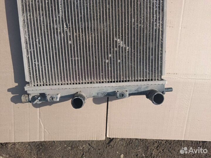 Радиатор охлаждения Chrysler Sebring