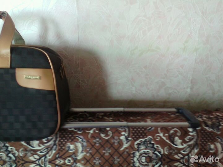 Новая сумка на колёсиках