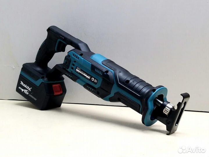 Аккумуляторная ножовка Makita
