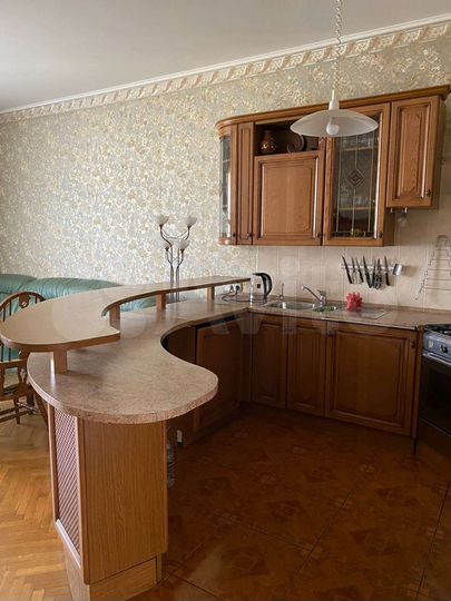 2-к. квартира, 70 м², 5/5 эт.